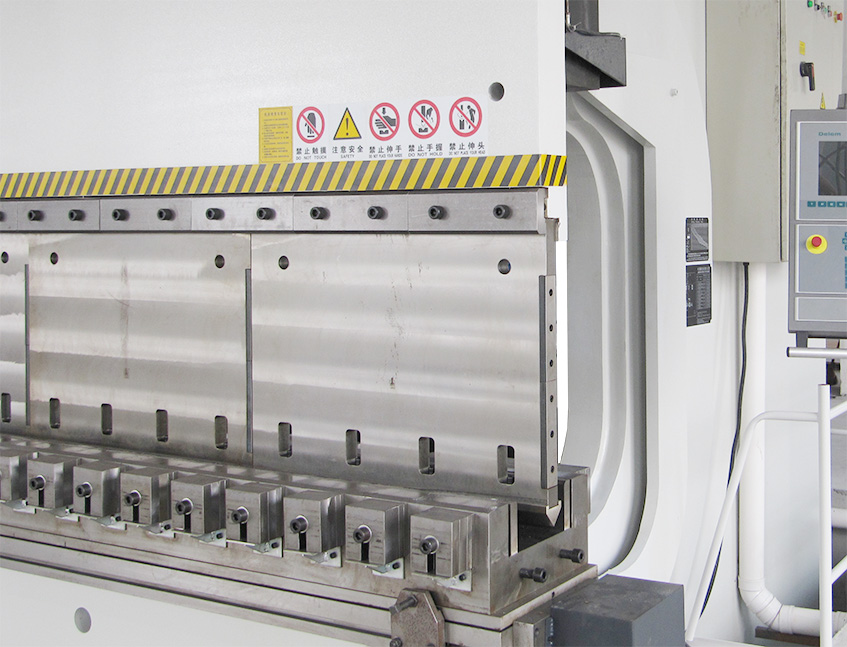 2xWE67K-1200T8000 CNC Press Brake in Tandem 2xWE67K-1200T8000 CNC Press Brake in Tandem